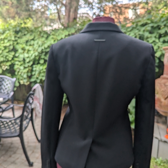 Armani Exchange Woman's black blazer (size 8) - Picture 3 of 4